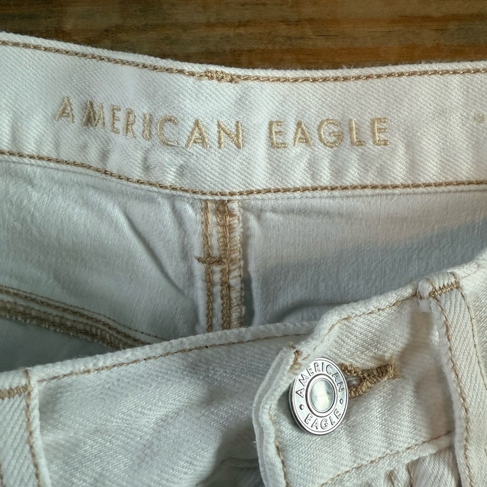 American Eagle Outfitter 90s Boyfriend White Denim Jean Shorts Size 6 - Picture 6 of 9